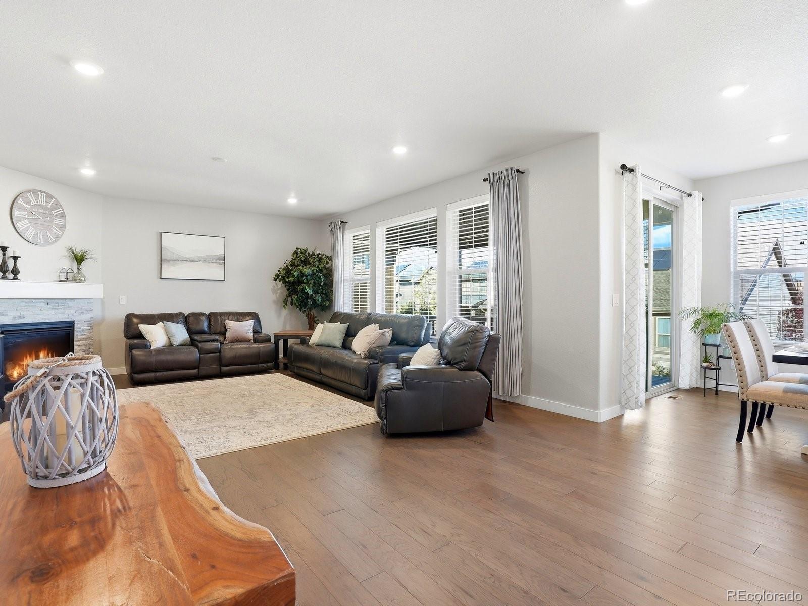 8275 Arapahoe Peak Street