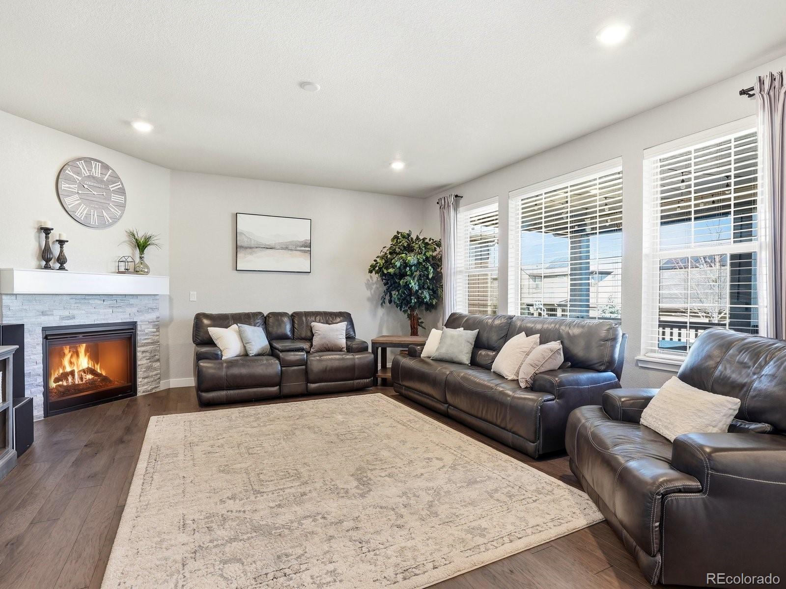 8275 Arapahoe Peak Street