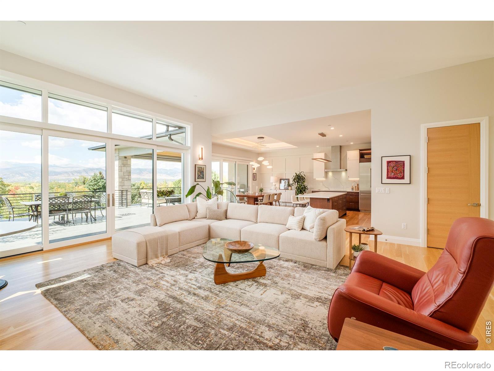 975 Westview Drive