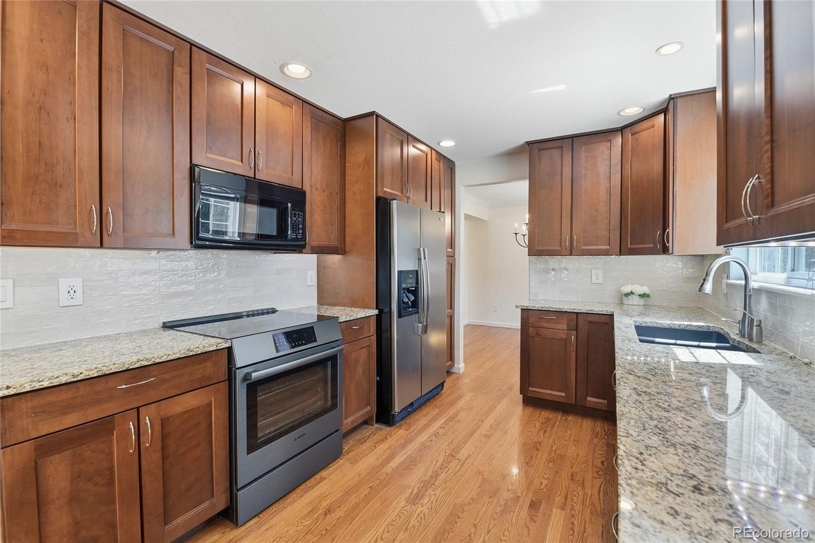 9776 W Morraine Avenue