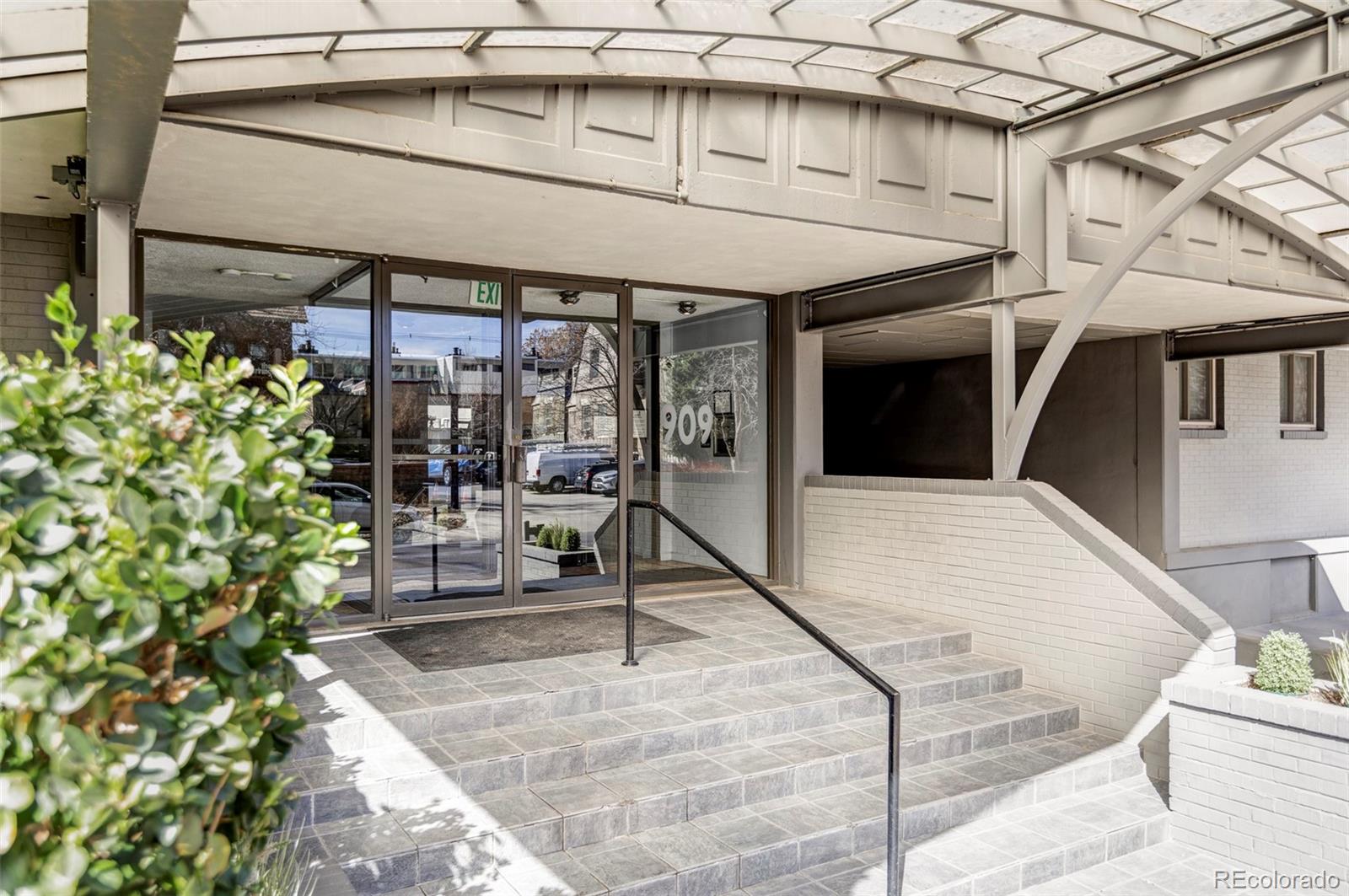 909 N Logan Street 3A, Denver, CO, 80203 1 909 N Logan Street 3A