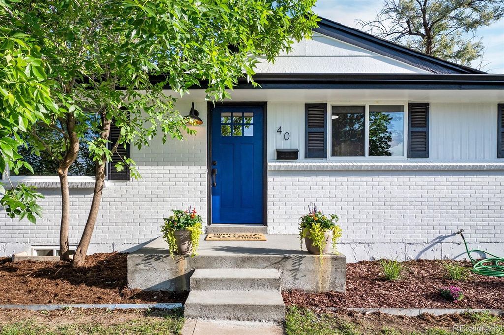 Photo of 40 E Weaver Place, Centennial, CO 80121 (MLS # 5732448)