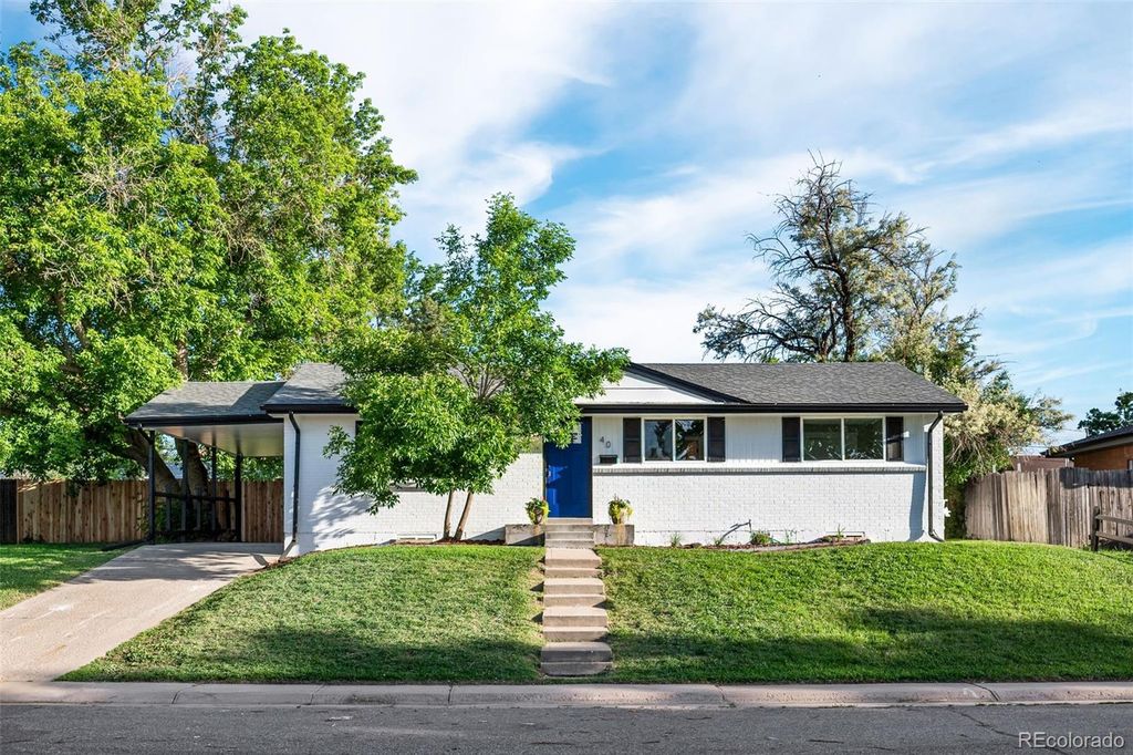 Photo of 40 E Weaver Place, Centennial, CO 80121 (MLS # 5732448)