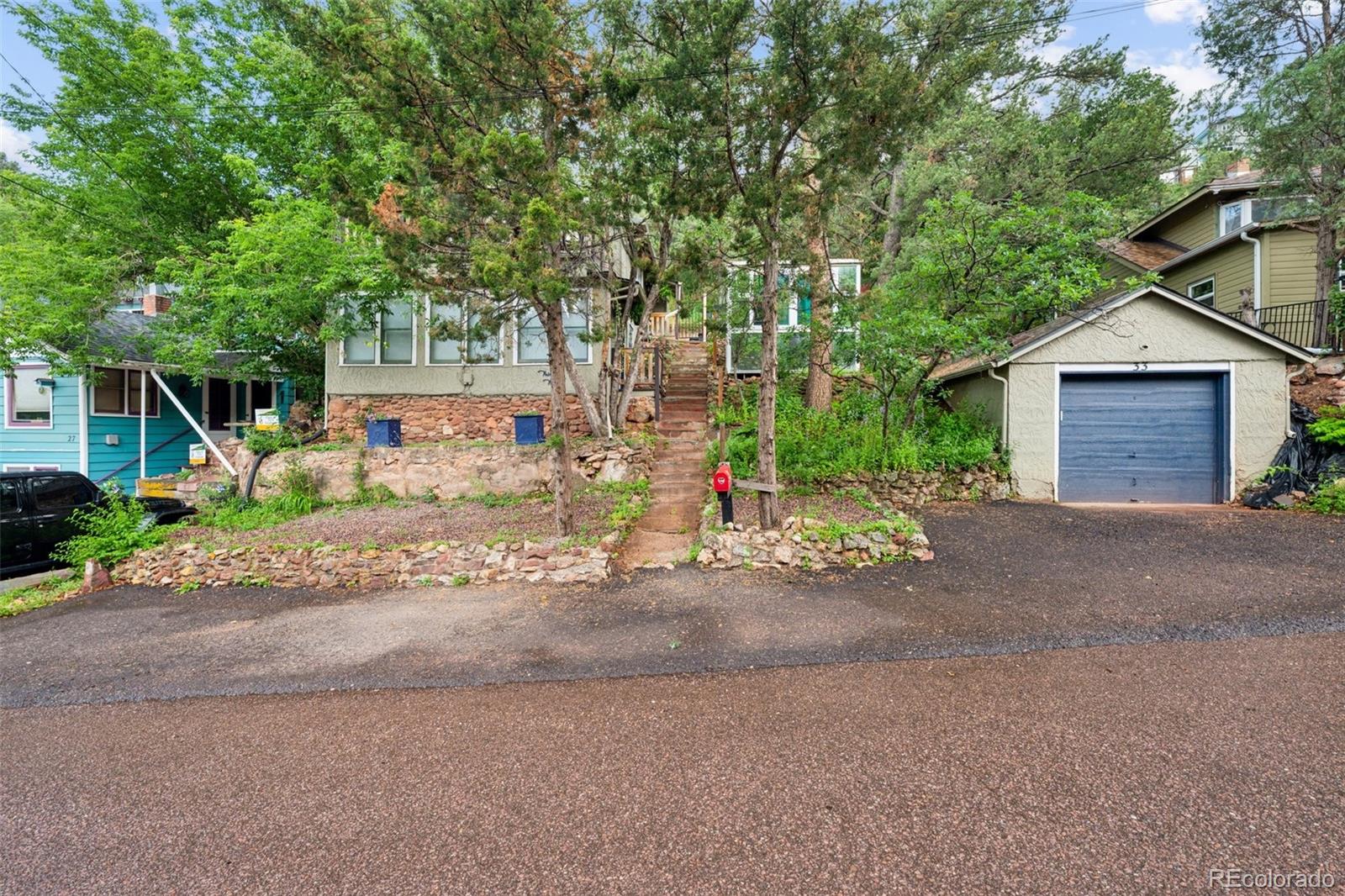 33 Minnehaha Avenue