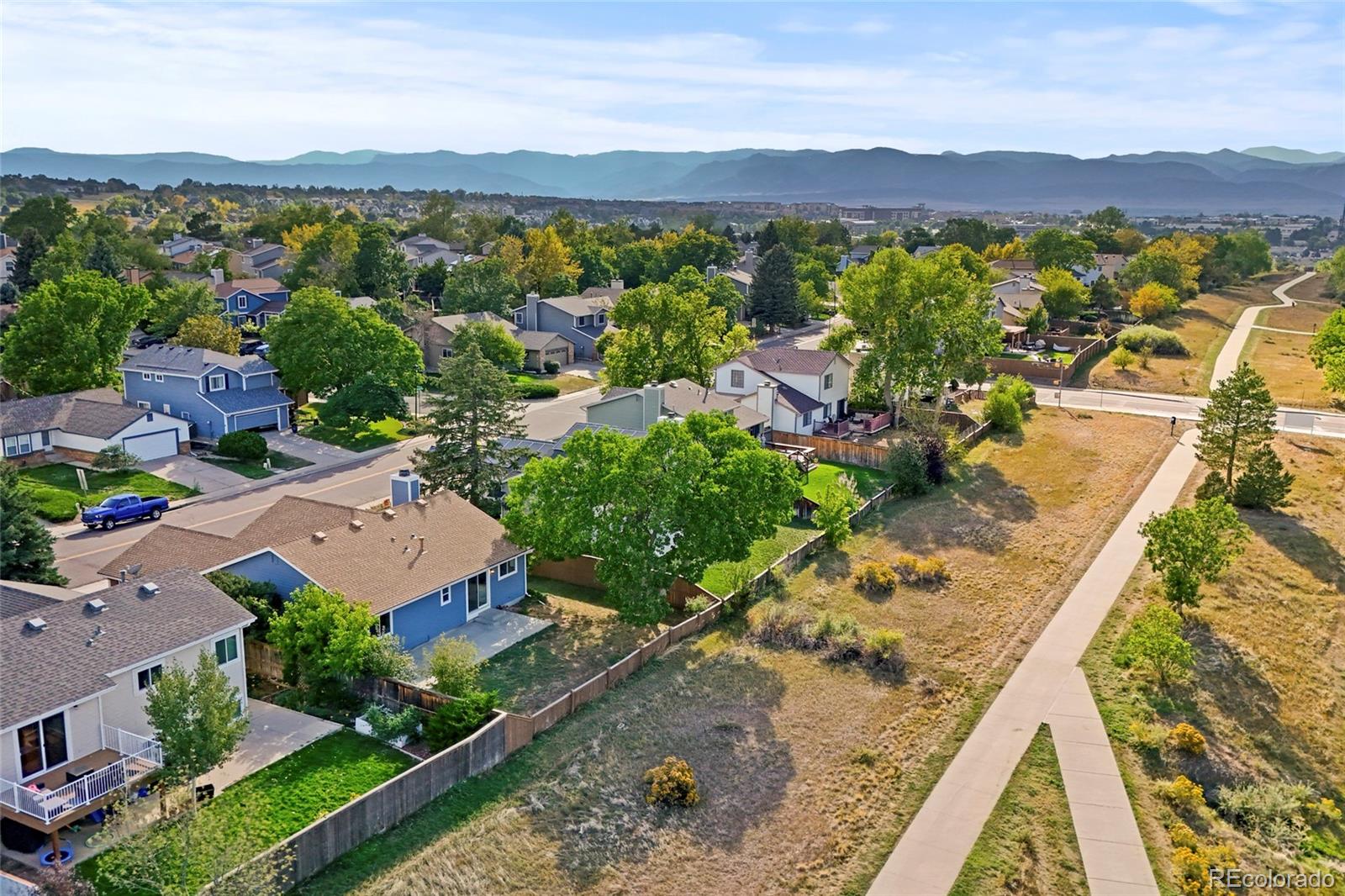 635 Ridgeglen Way