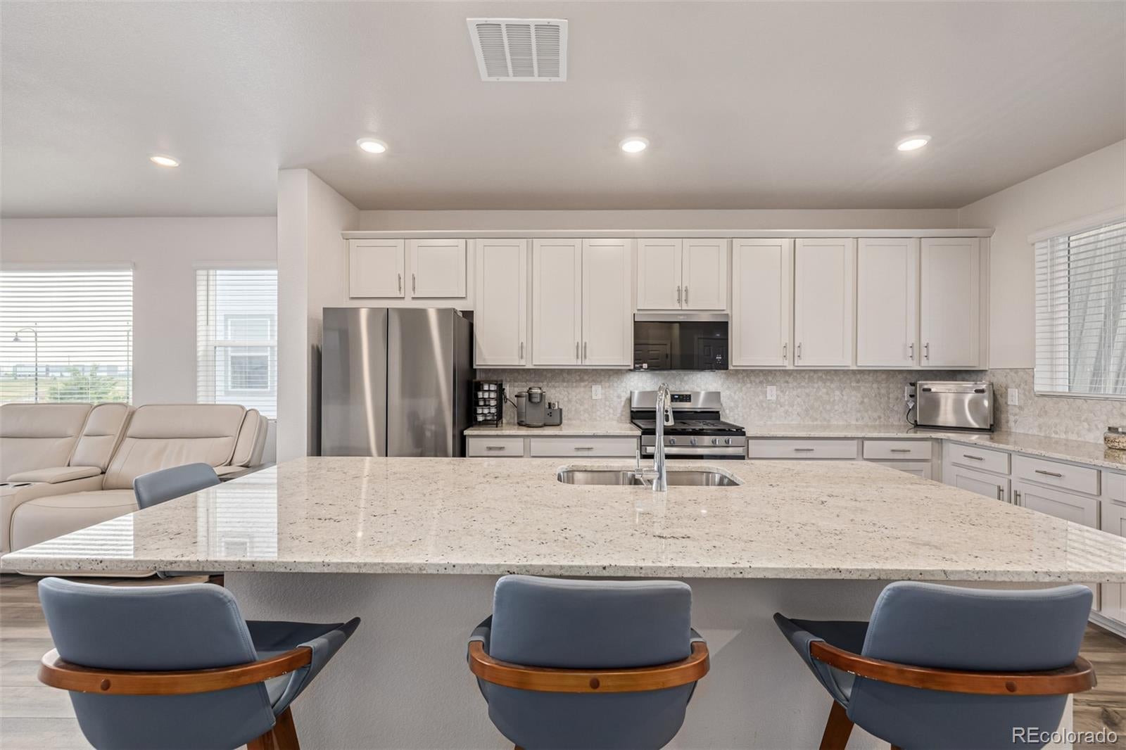 16586 Shoshone Place