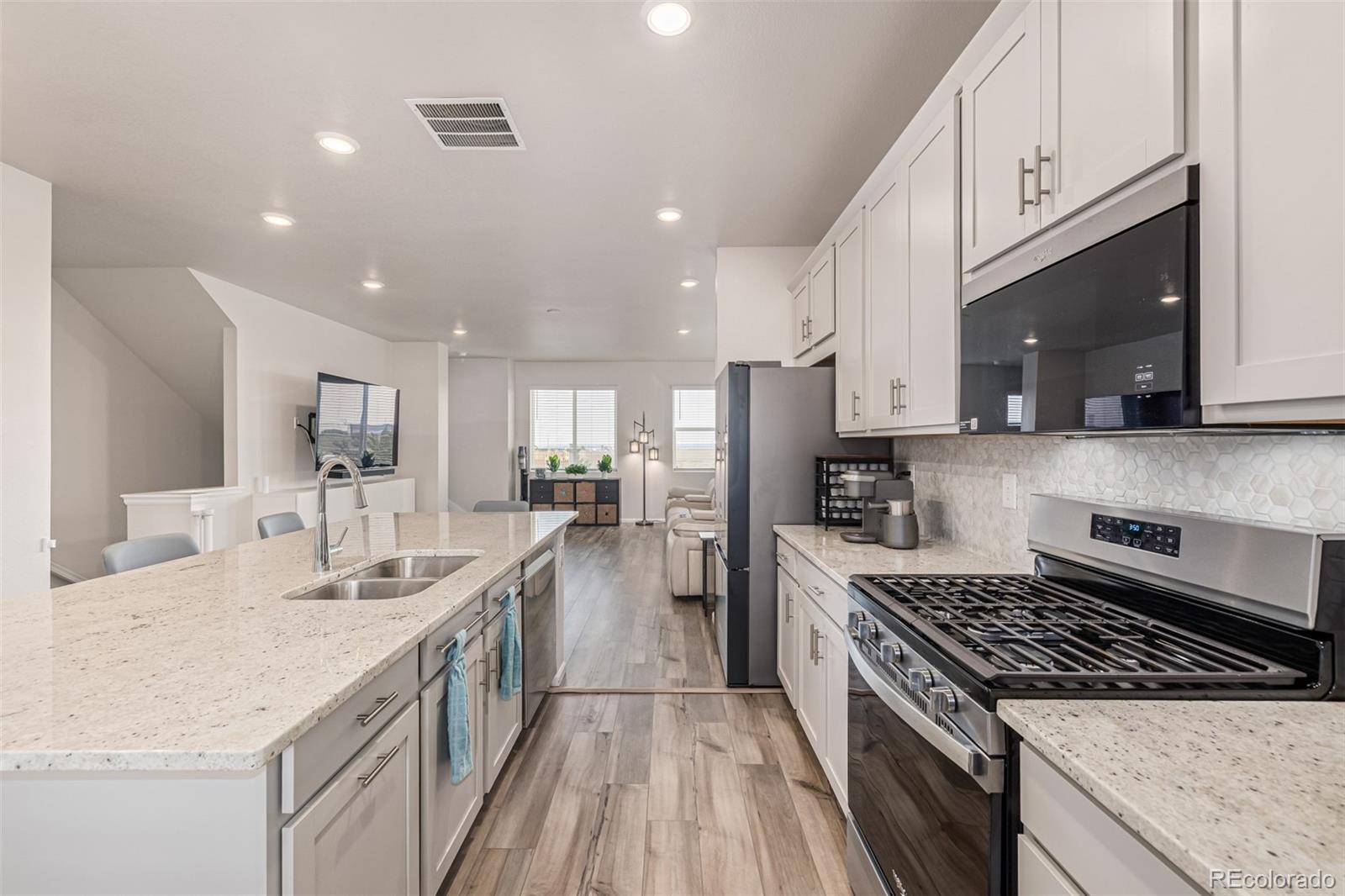 16586 Shoshone Place