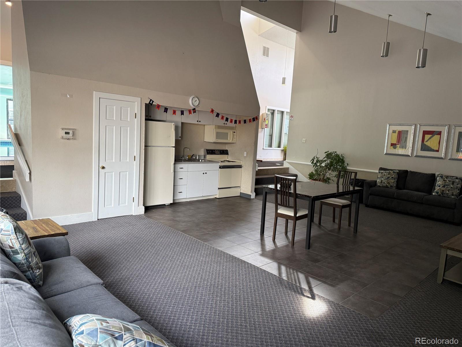 7665 E Eastman Avenue 301A