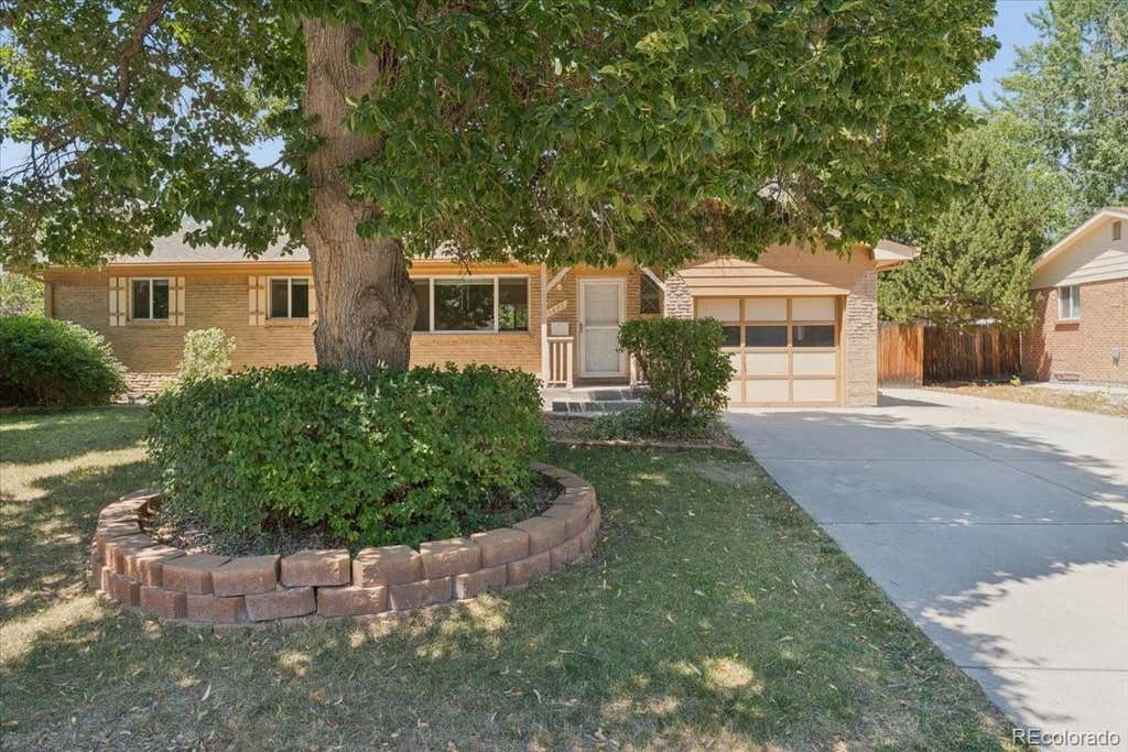 Photo of 1477 S Brentwood Street, Lakewood, CO 80232 (MLS # 8784669)