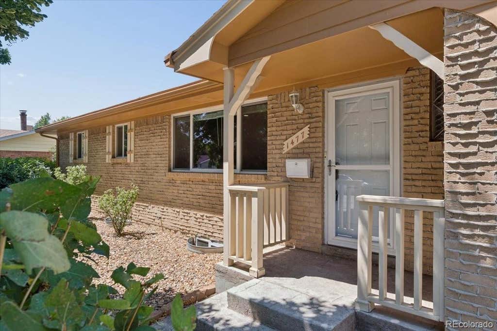 Photo of 1477 S Brentwood Street, Lakewood, CO 80232 (MLS # 8784669)