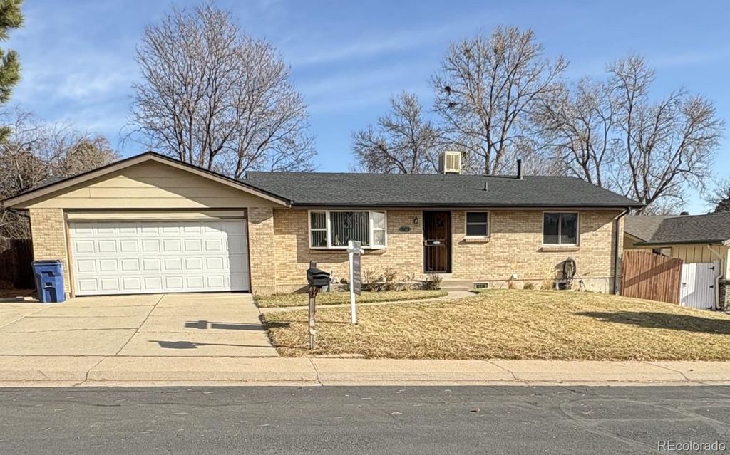 Photo of 2612 S Field Court, Lakewood, CO 80227 (MLS # 3165174)