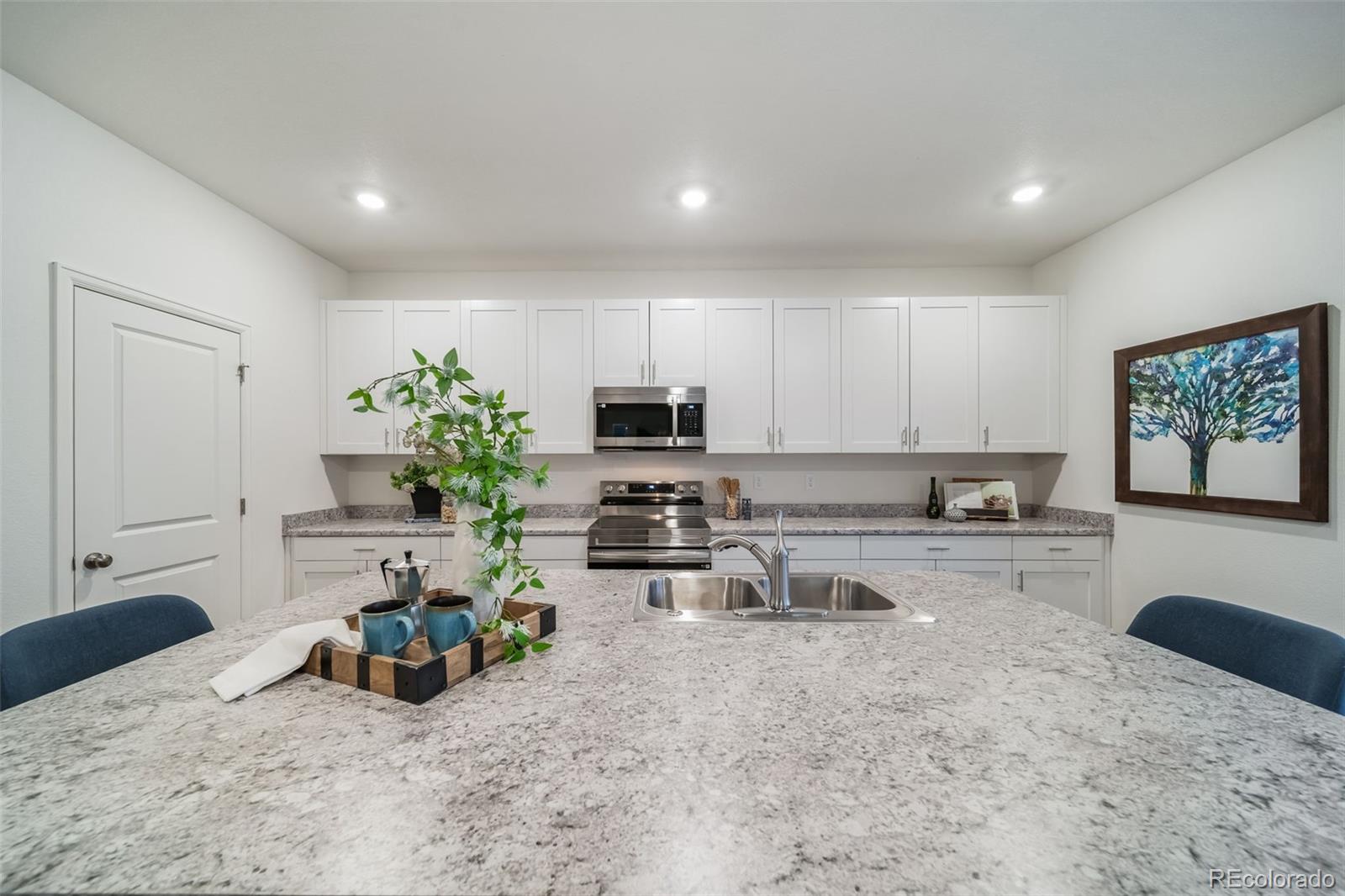 22382 E 38th Place