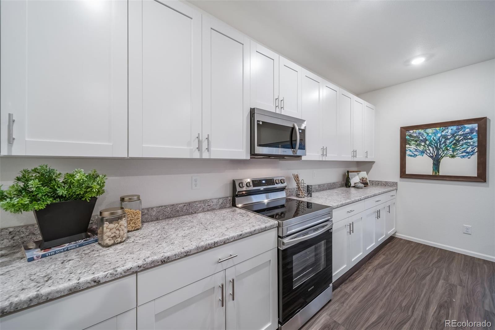 22382 E 38th Place