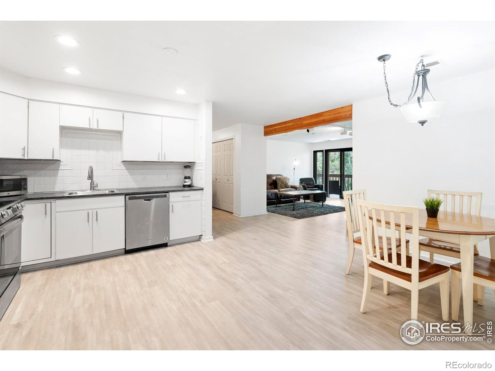 2805 Sundown Lane 212