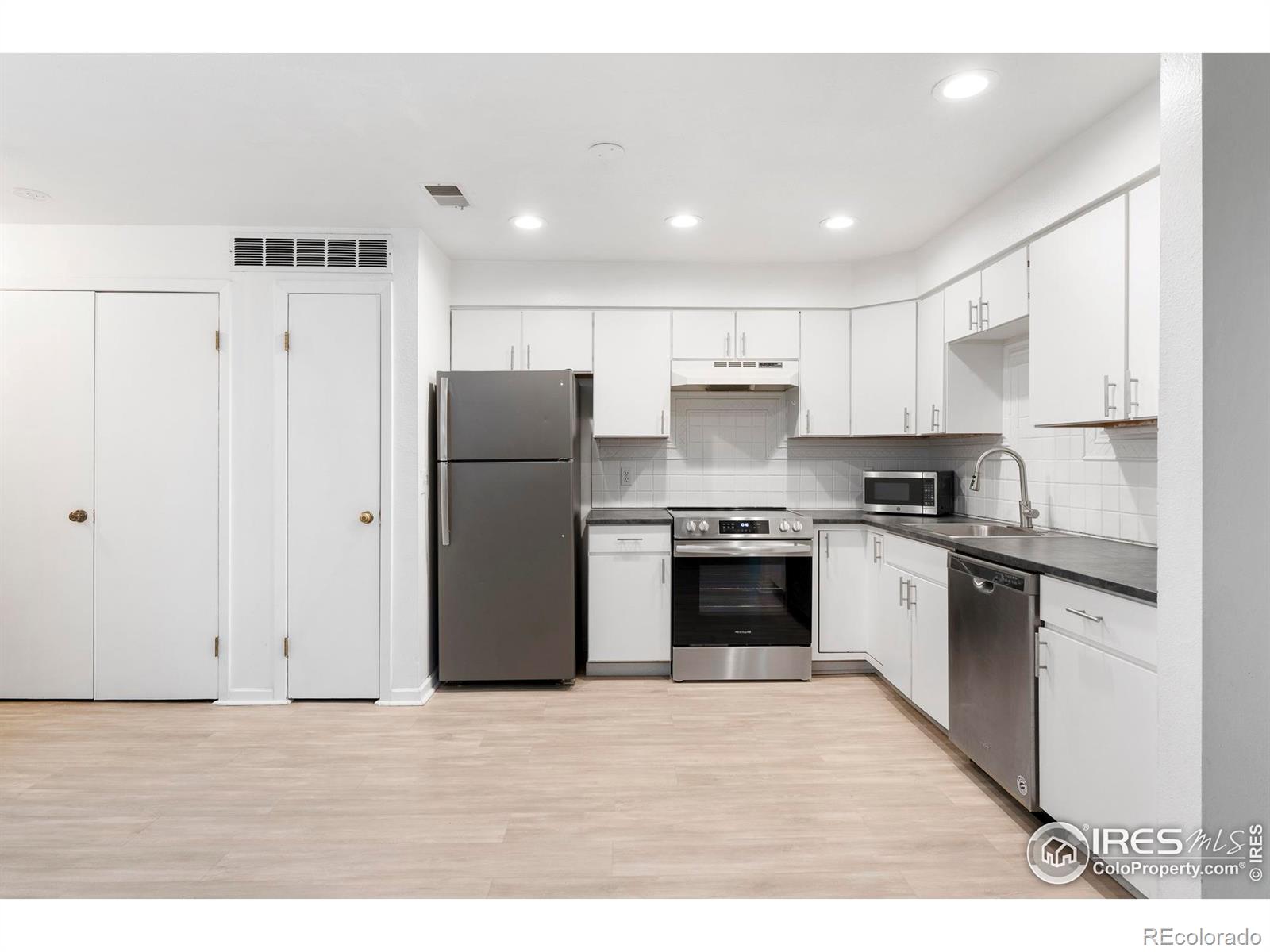 2805 Sundown Lane 212