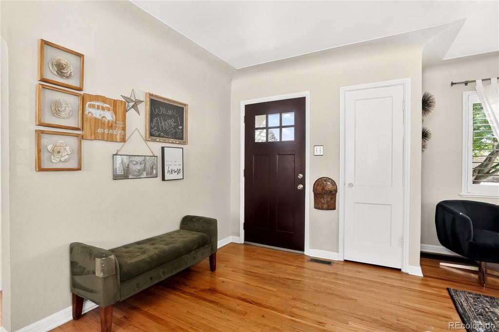 Photo of 2555 Poplar Street, Denver, CO 80207 (MLS # 9118950)