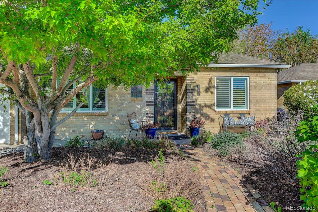 Photo of 2555 Poplar Street, Denver, CO 80207 (MLS # 9118950)