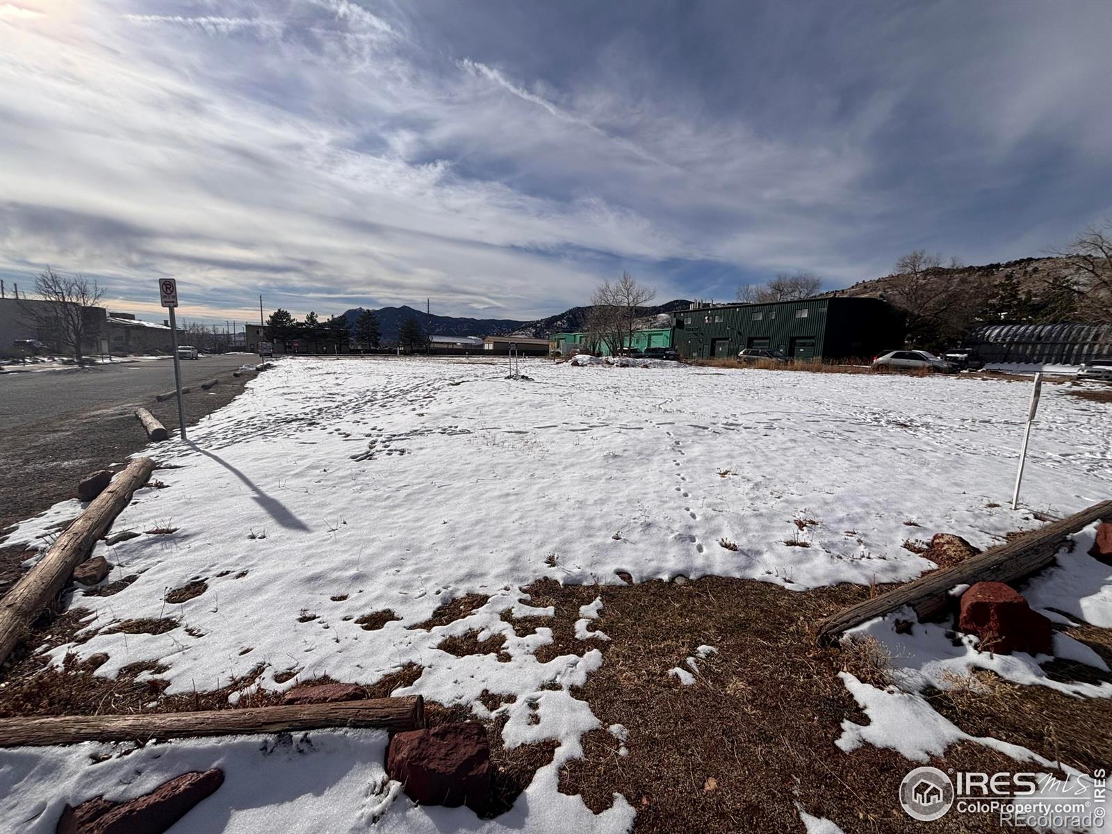 4893 Broadway Street