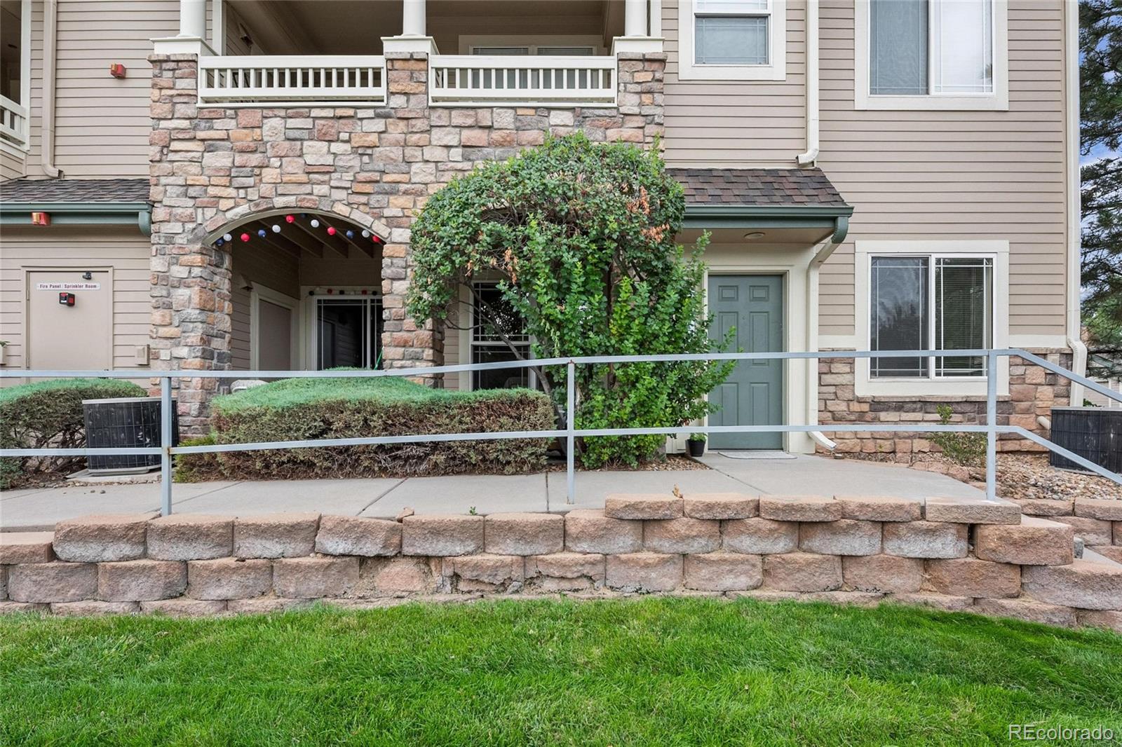 View Littleton, CO 80128 condo