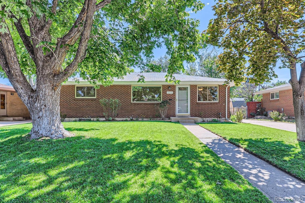 Photo of 4030 S Inca Street, Englewood, CO 80110 (MLS # 9659667)