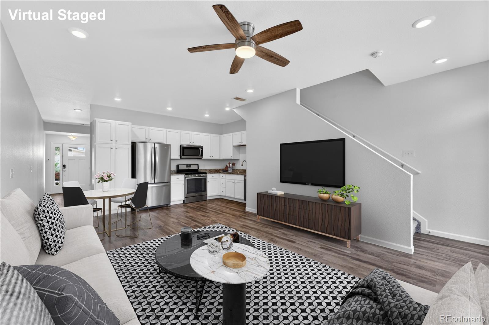 1046 Oak Circle