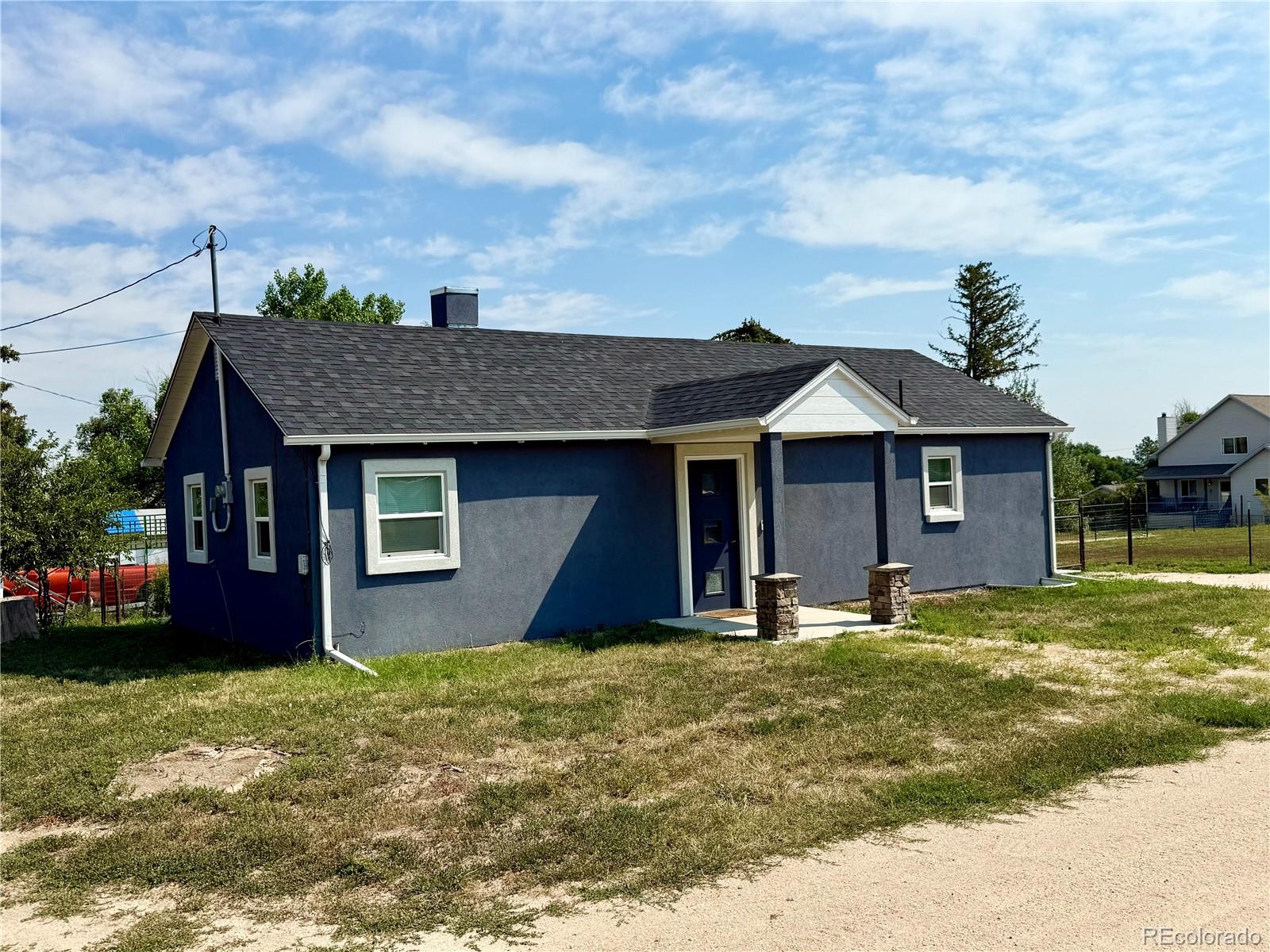 527 Navajo Avenue