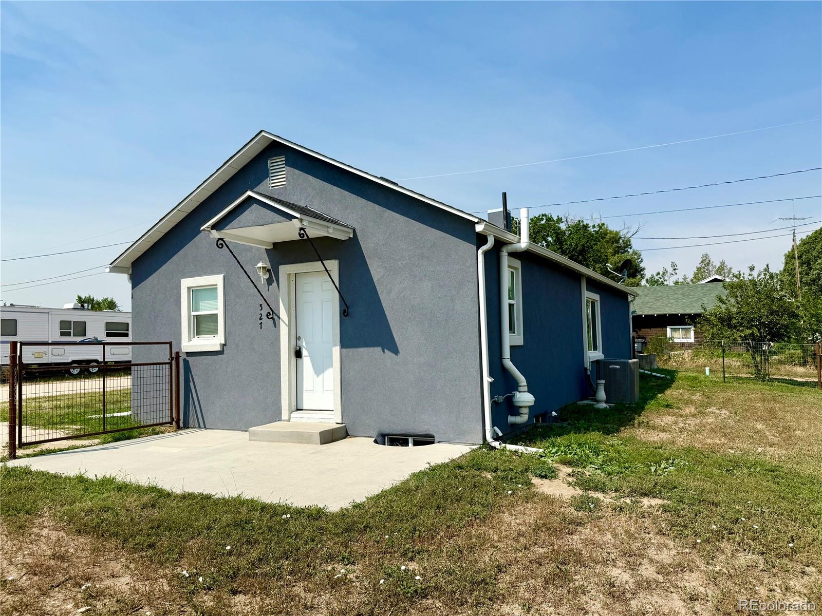 527 Navajo Avenue