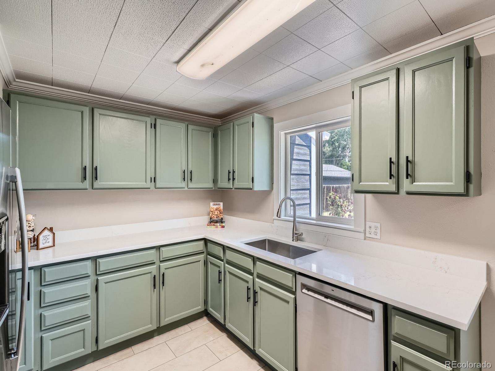 3750 S Galapago Street, Englewood, CO, 80110 4 3750 S Galapago Street