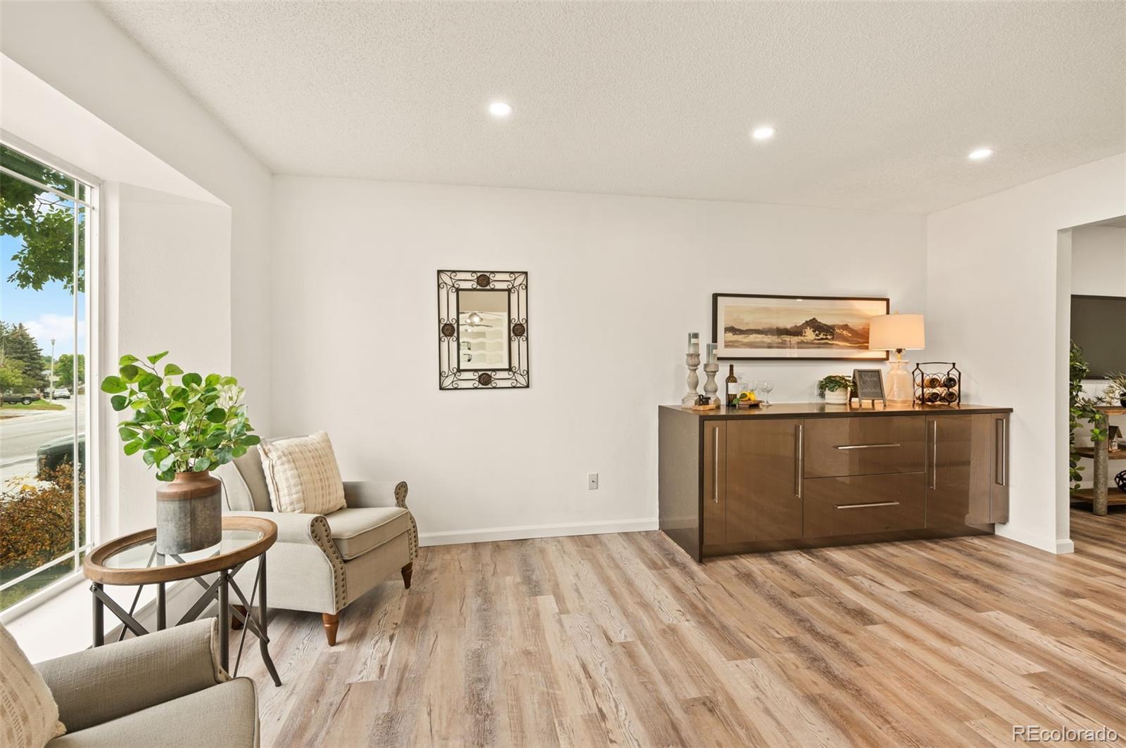 12234 W Saratoga Avenue