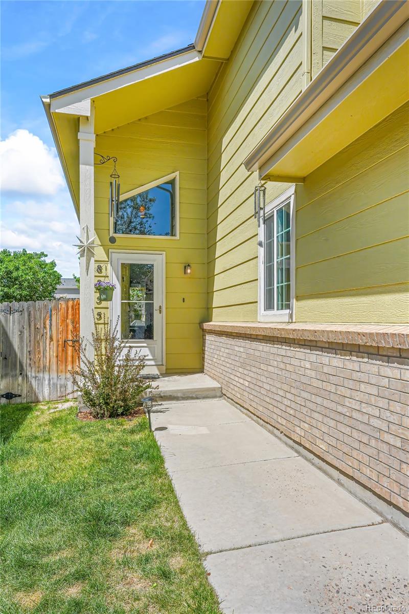 8855 Cloverleaf Circle
