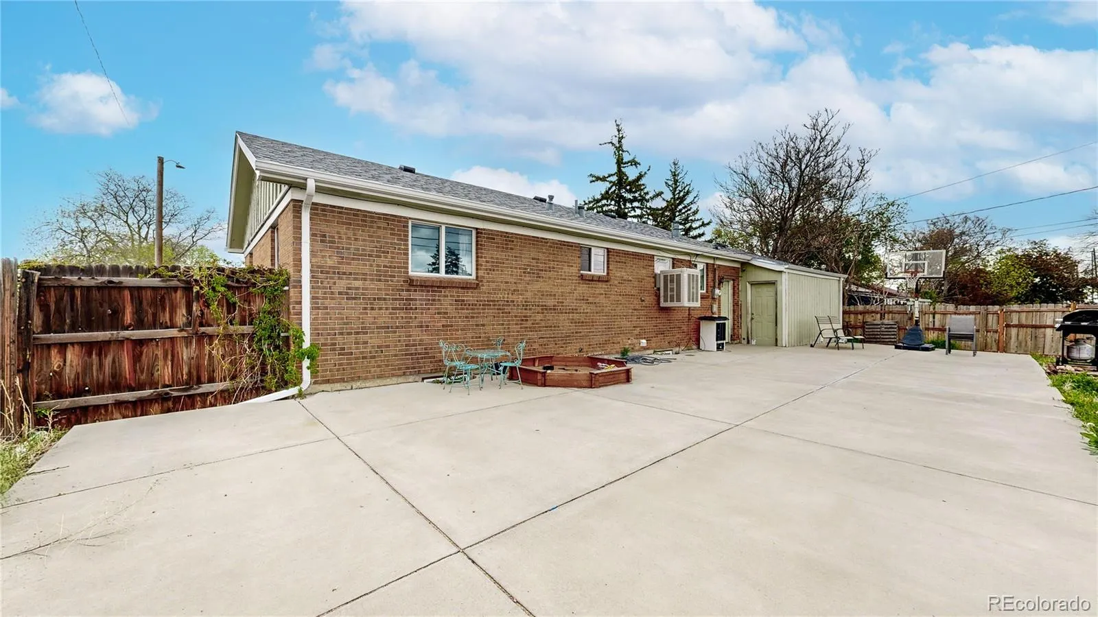 Northglenn, Colorado 80233, United States, 5 Bedrooms Bedrooms, ,2 BathroomsBathrooms,Residential,Pending,123189