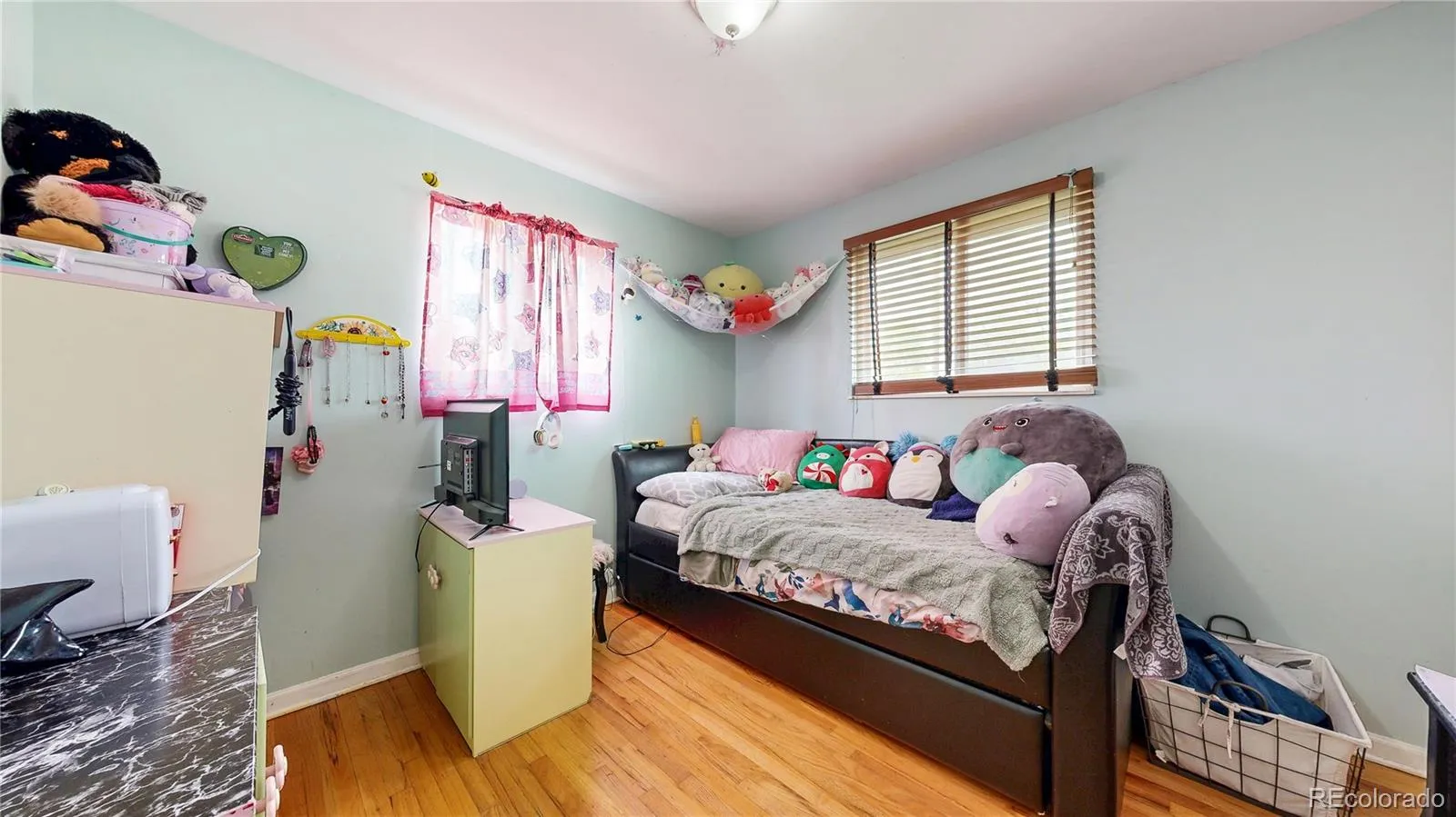 Northglenn, Colorado 80233, United States, 5 Bedrooms Bedrooms, ,2 BathroomsBathrooms,Residential,Pending,123189