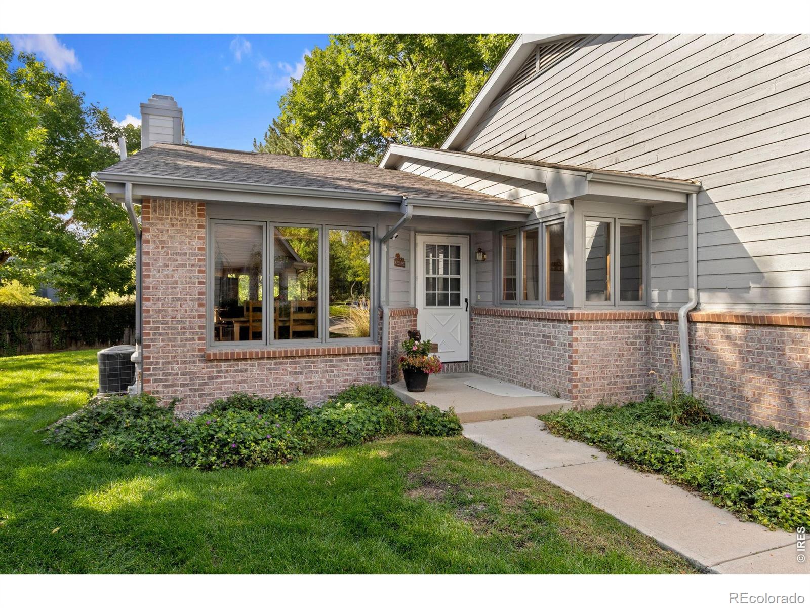 1112 Spanish Oak Court