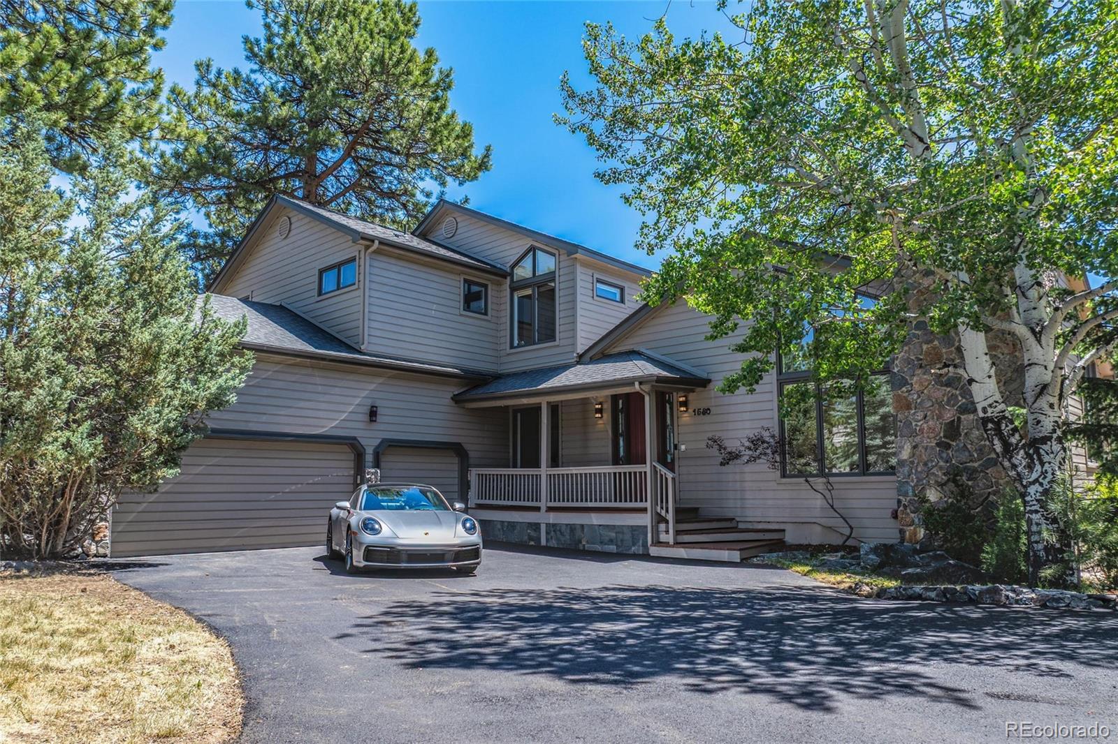 1580 Blakcomb Court