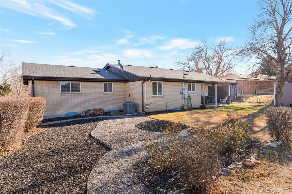 Photo of 6221 S Logan Court, Centennial, CO 80121 (MLS # 5815875)
