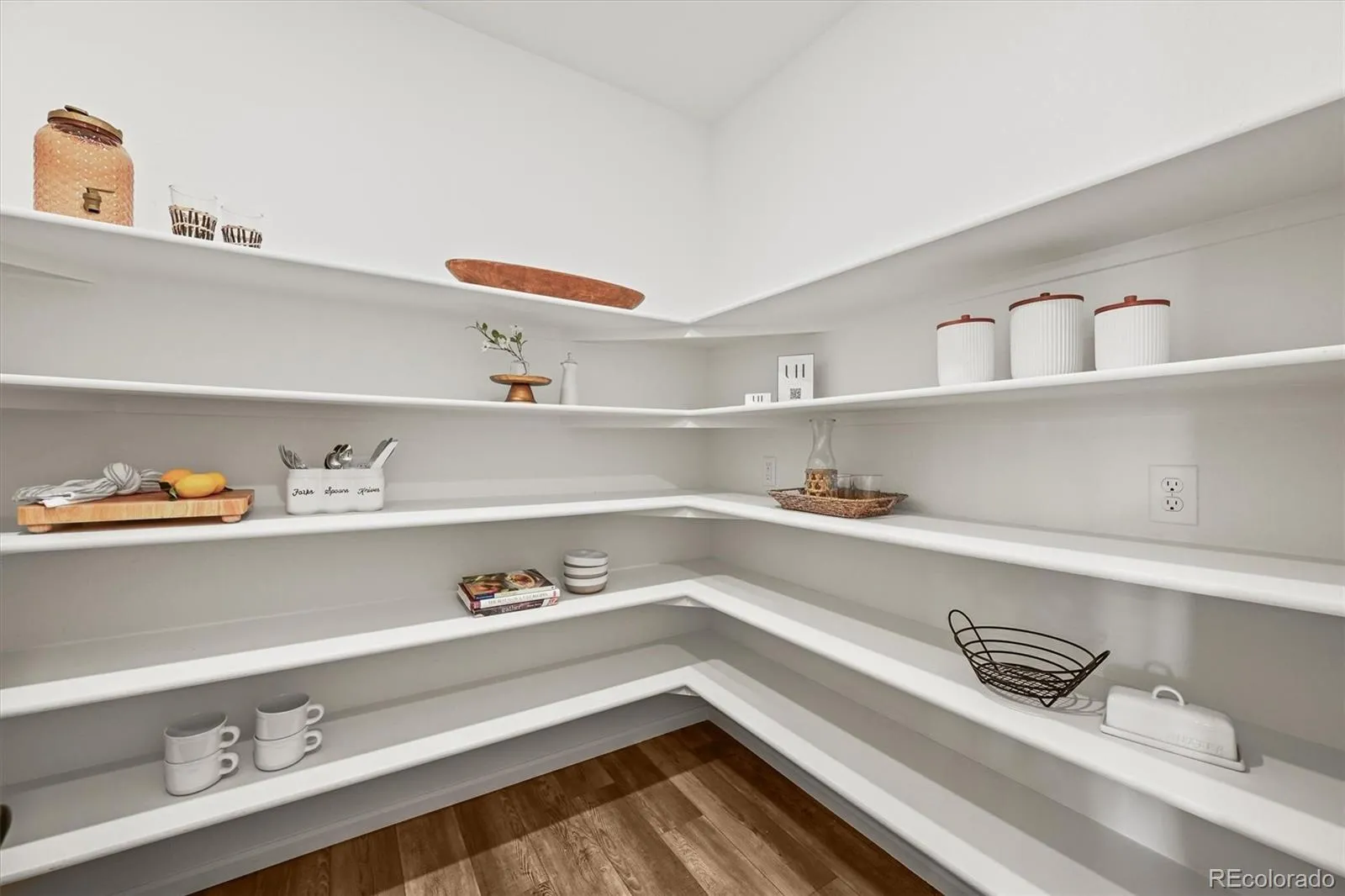 Arvada, Colorado 80007, United States, 3 Bedrooms Bedrooms, ,3 BathroomsBathrooms,Residential,Active,184674