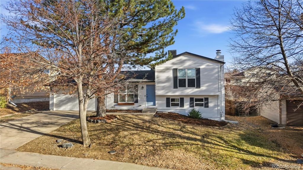 Photo of 18932 E Kansas Drive, Aurora, CO 80017 (MLS # 1851673)