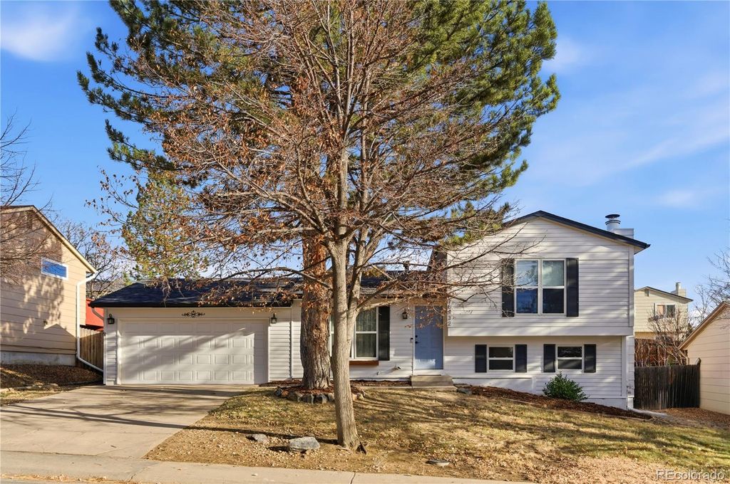 Photo of 18932 E Kansas Drive, Aurora, CO 80017 (MLS # 1851673)