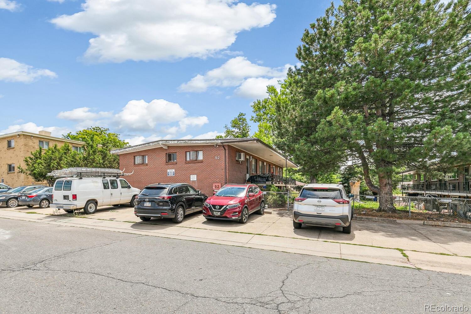 92 W Ida Avenue