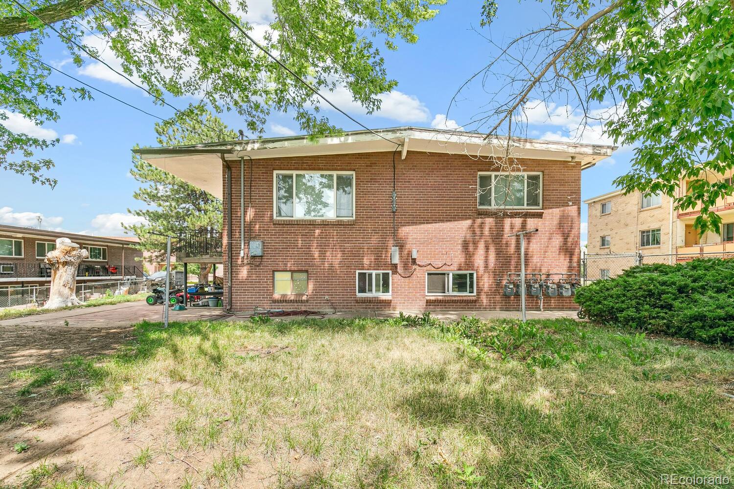 92 W Ida Avenue