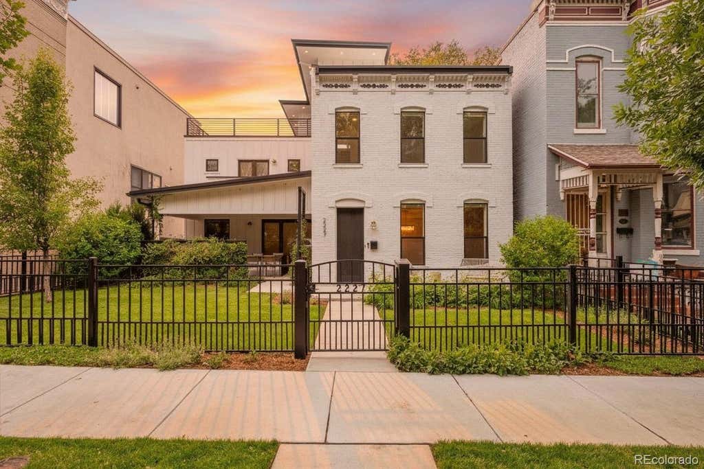 Photo of 2227 N Clarkson Street, Denver, CO 80205 (MLS # 3241751)