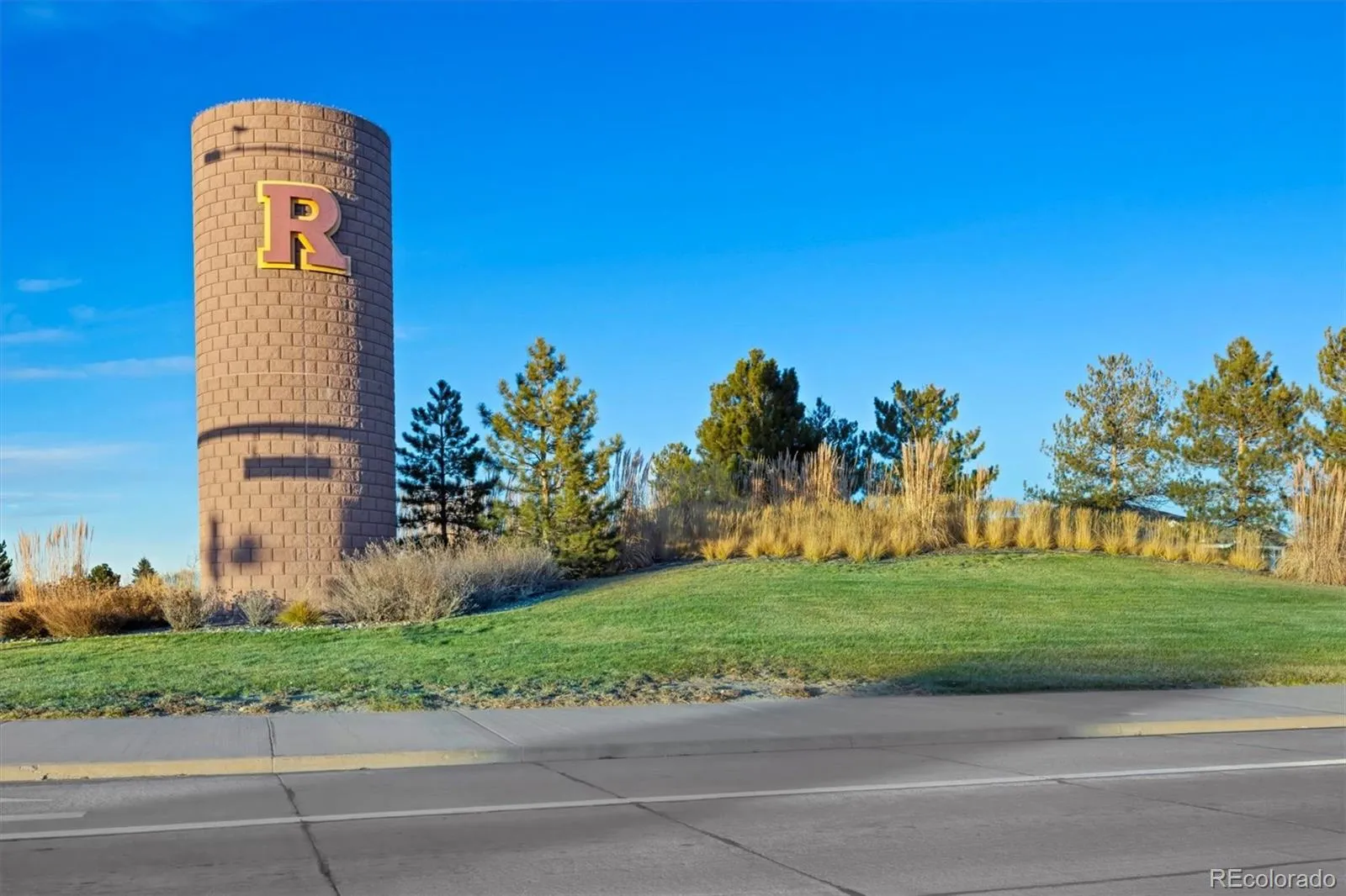 Commerce City, Colorado 80022, United States, 3 Bedrooms Bedrooms, ,4 BathroomsBathrooms,Residential,Active,98956