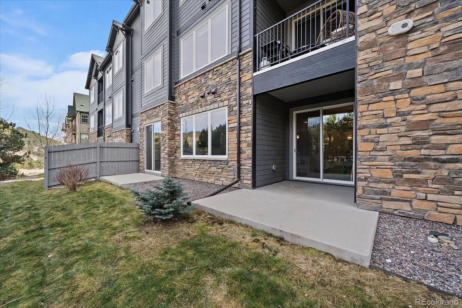 Evergreen, Colorado 80439, United States, 3 Bedrooms Bedrooms, ,3 BathroomsBathrooms,Residential,Active,249359