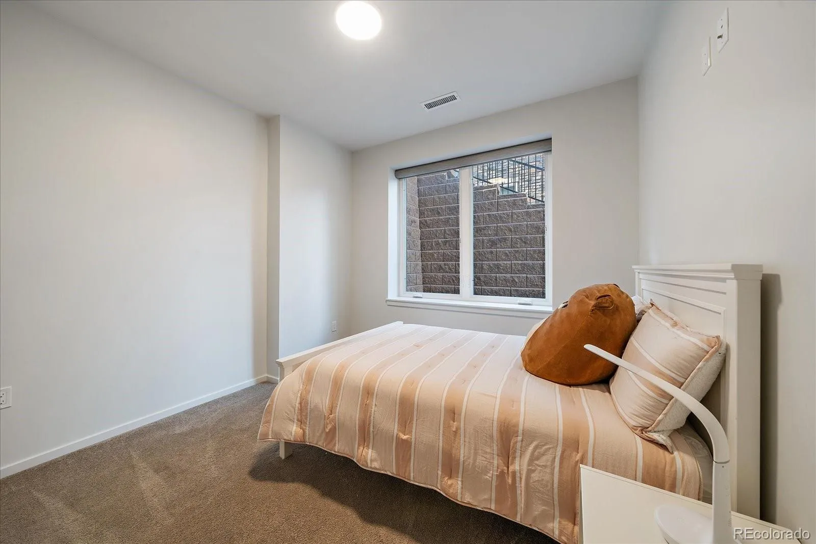 Evergreen, Colorado 80439, United States, 3 Bedrooms Bedrooms, ,3 BathroomsBathrooms,Residential,Active,249359