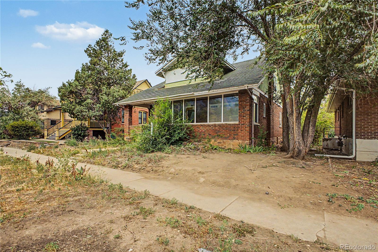 933 University Avenue