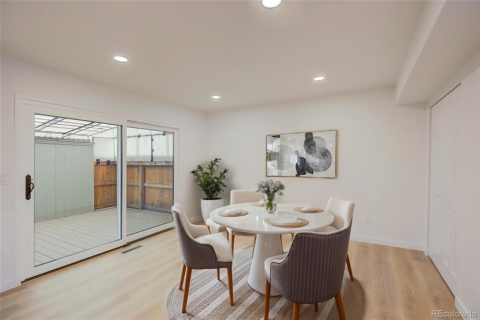 9014 E Mansfield Avenue