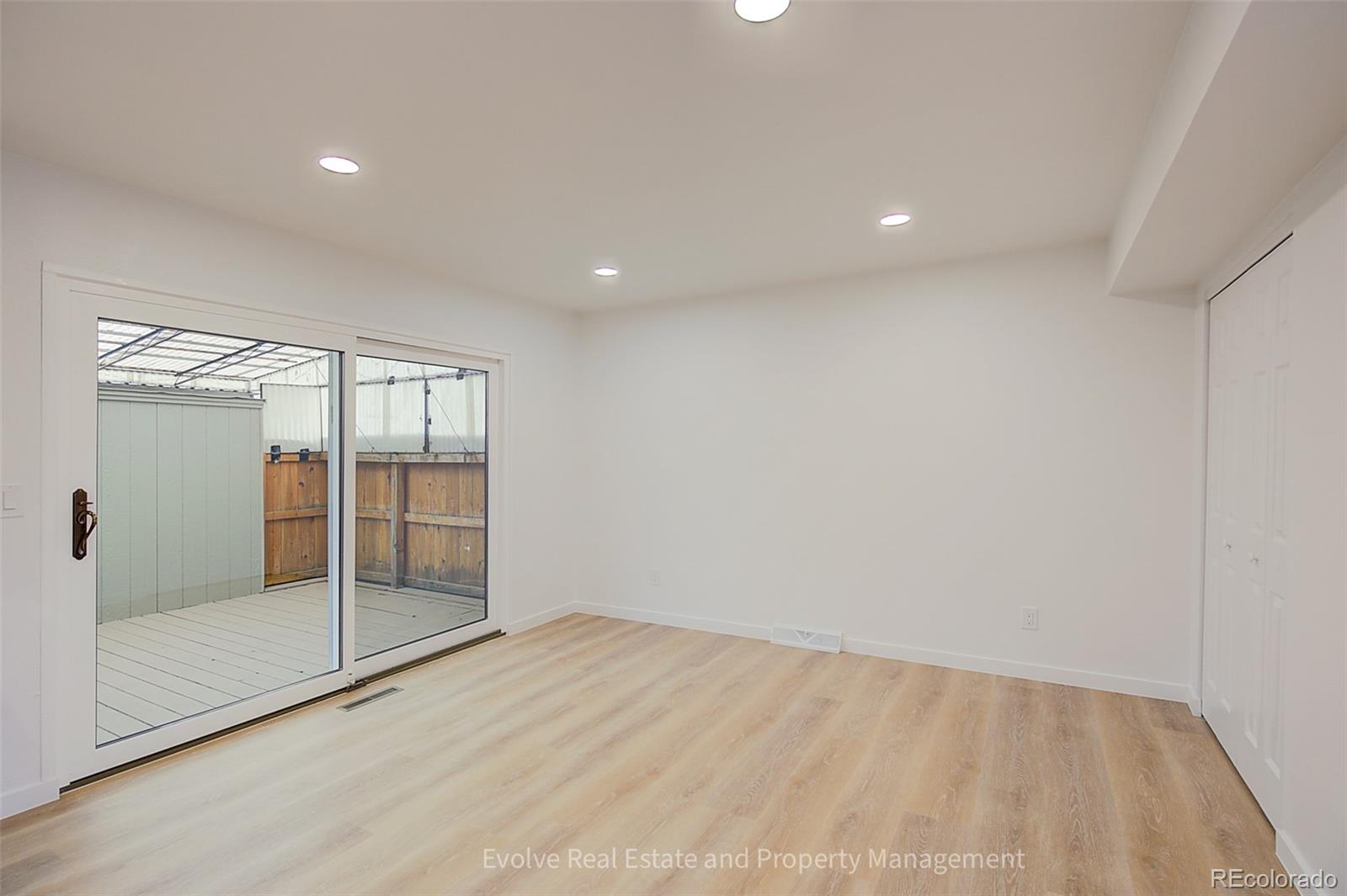 9014 E Mansfield Avenue