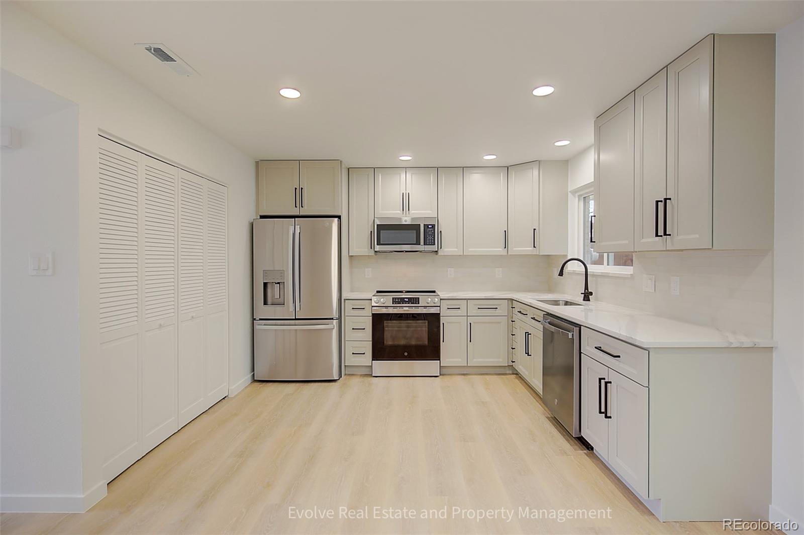 9014 E Mansfield Avenue