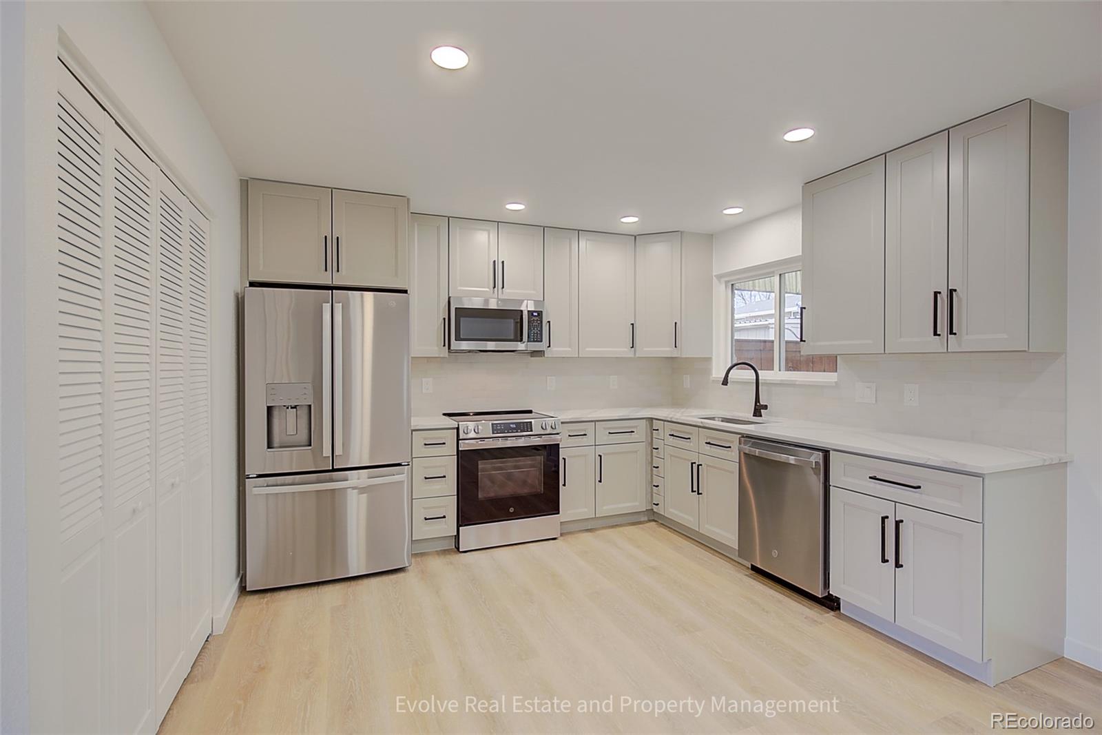 9014 E Mansfield Avenue