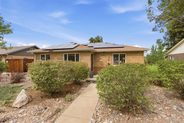 5319 E MARTIN LUTHER KING JR BLVD, DENVER, CO 80207 - Image 2d9e47c0ebc3bbda3e9a99b93c14f13c/3186922061